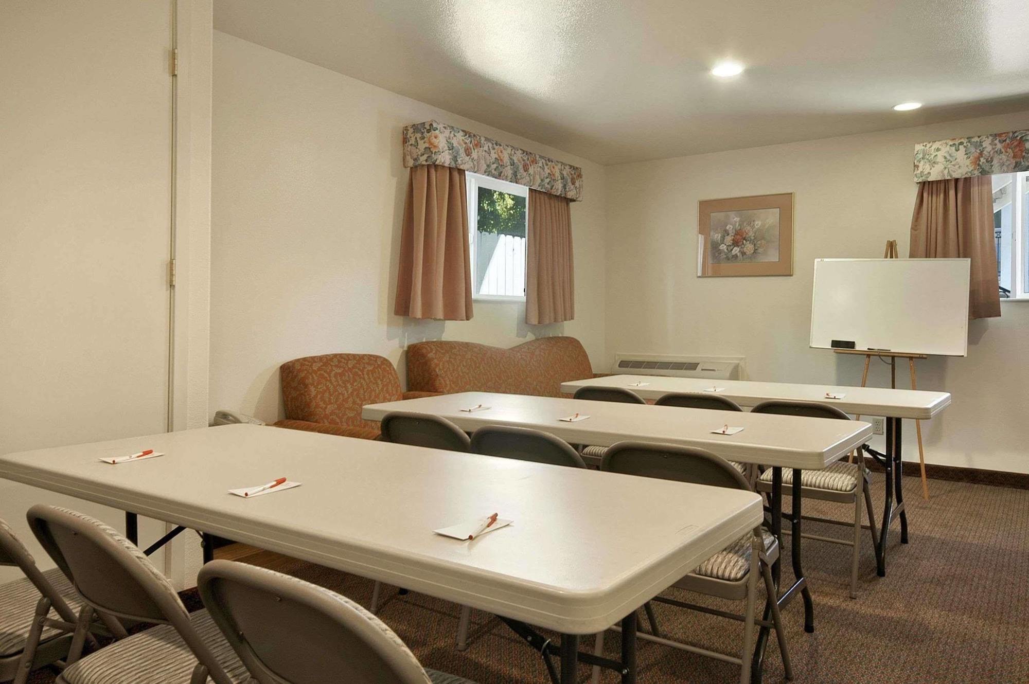 Olive Tree Inn & Suites Σαν Λούις Ομπίσπο Ανέσεις φωτογραφία
